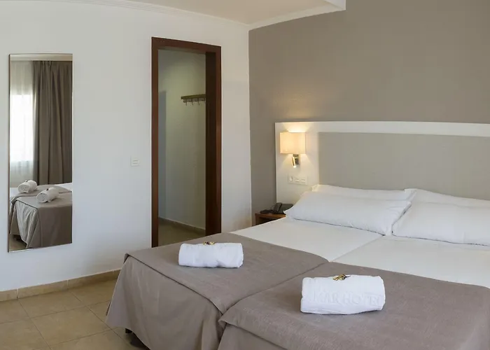 Rosamar & 4*s 4* יורט דה מאר